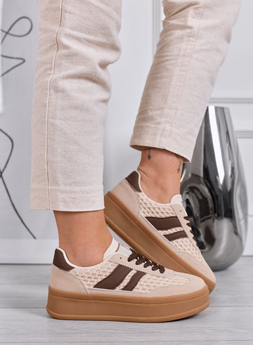 MARISOL - Zapatillas beige con detalles marrones y suela de goma
