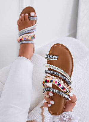 MARYLIN - White thong sandals with straps and charms