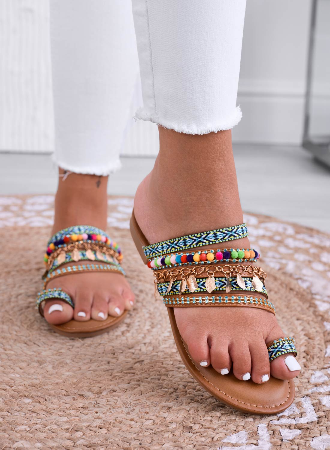 MARYLIN - Camel thong sandals with straps and charms