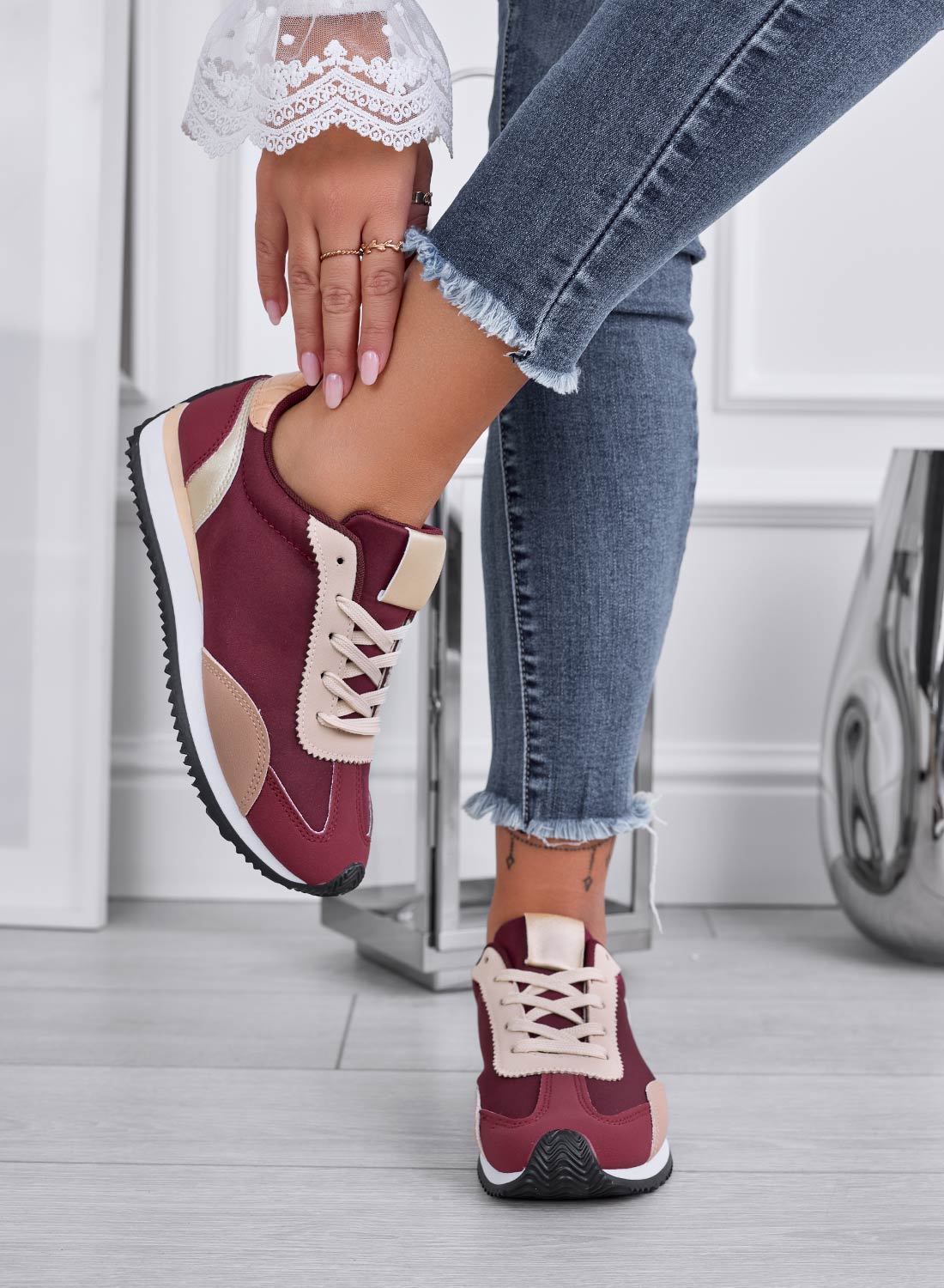 Burgundy sneakers with beige inserts