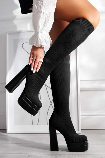 Black boots in ribbed stretch fabric
