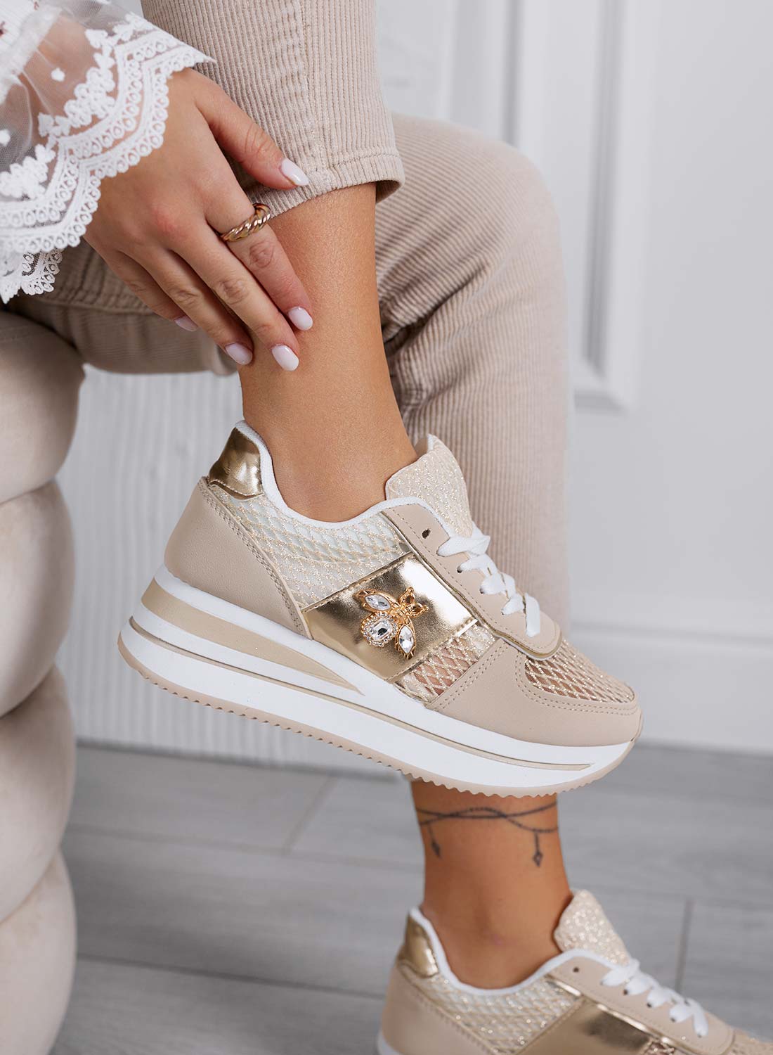 MOORE - Beige sneakers with breathable mesh and jeweled bee