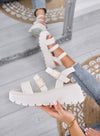 MORA - Sandali beige chunky con doppia fibbia oro e suola carrarmato