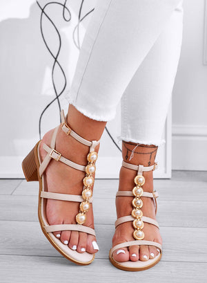 Beige sandals with pearls and comfortable heel