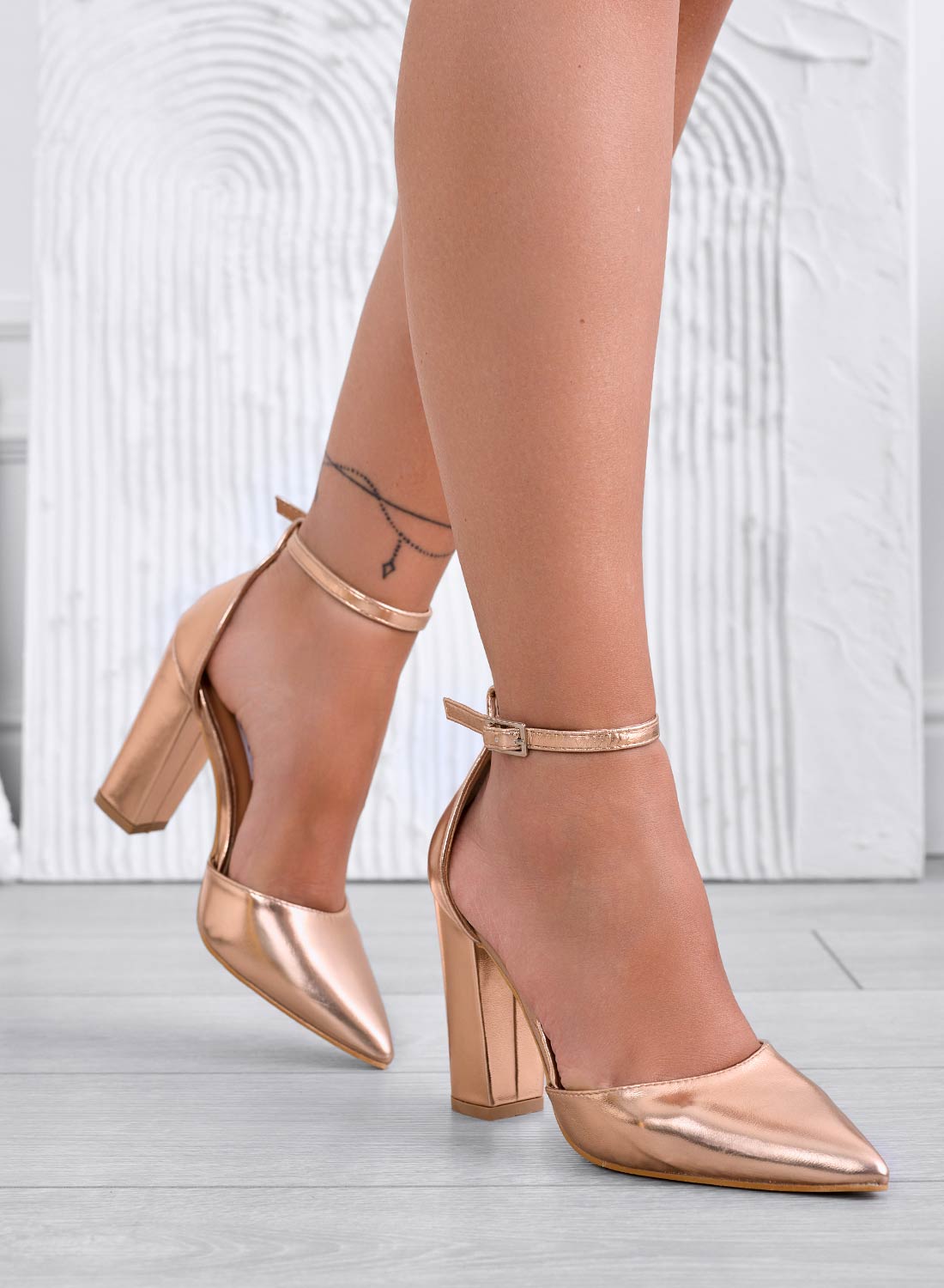NOAH - Metallic rose gold pumps with ankle strap