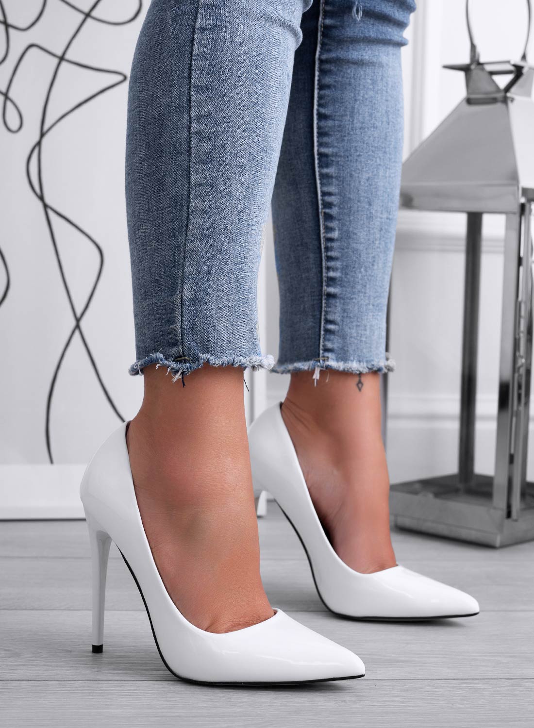 NORIS - Escarpins blancs en vernis à talons hauts