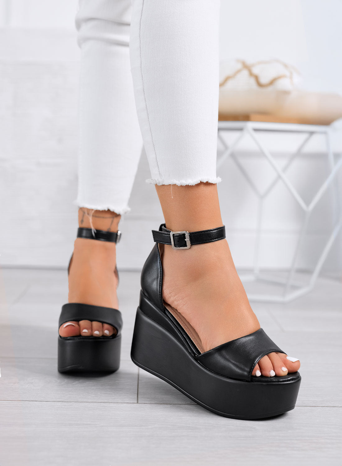 PENNY - Black platform sandals with ankle strap