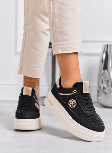 PILAR - Sneakers nere con dettagli oro e suola platform