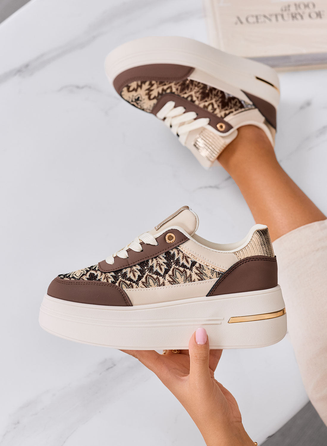 PRAGA - Sneakers marroni platform con inserti in tessuto a fantasia