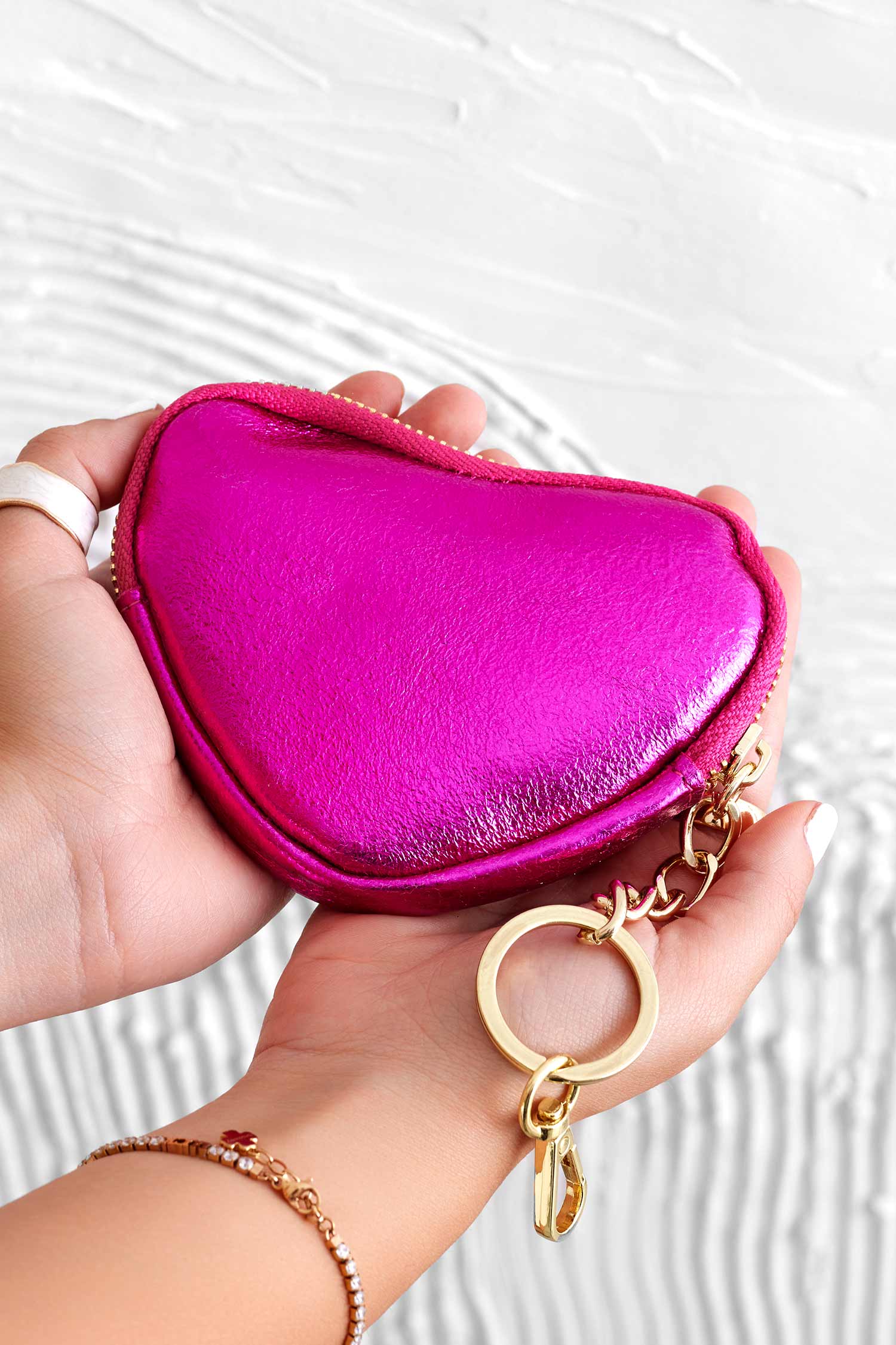 Porte-monnaie cœur fuchsia métallisé avec fermeture éclair