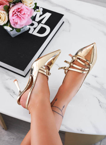 RAYNA - Gold patent leather pumps with buckles