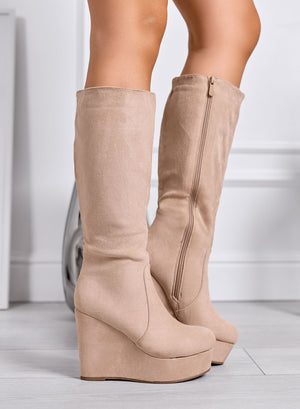 REGINA - Stivali beige scamosciati con zeppa