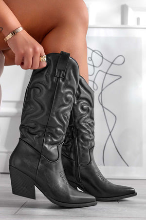 Black camperos boots with embossed embroidery