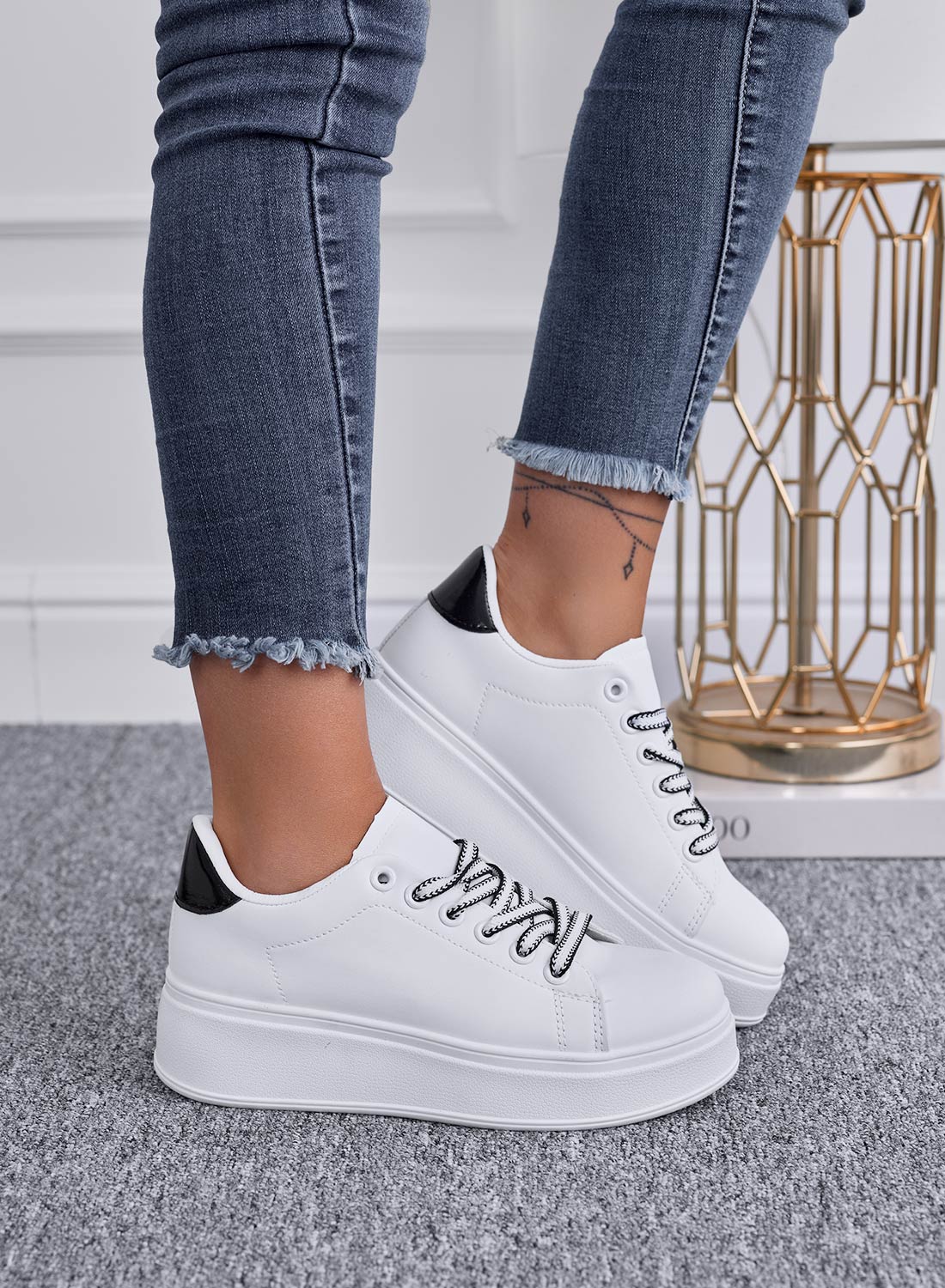 ROSALINDA - White sneakers with laces and black heel