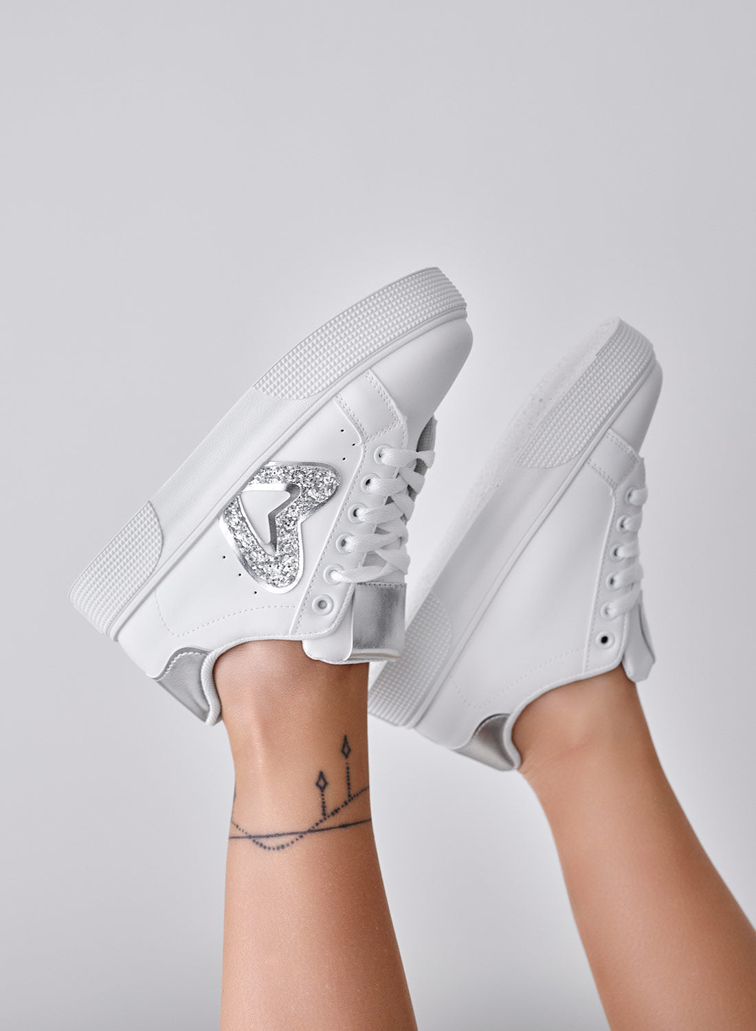 RUMBA - White sneakers with silver glitter inserts