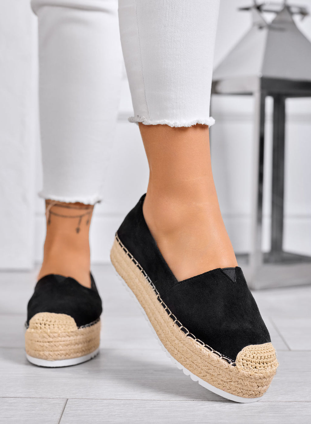 SAWANA - Espadrillas nere Platform in Similcamoscio con Punta in Juta