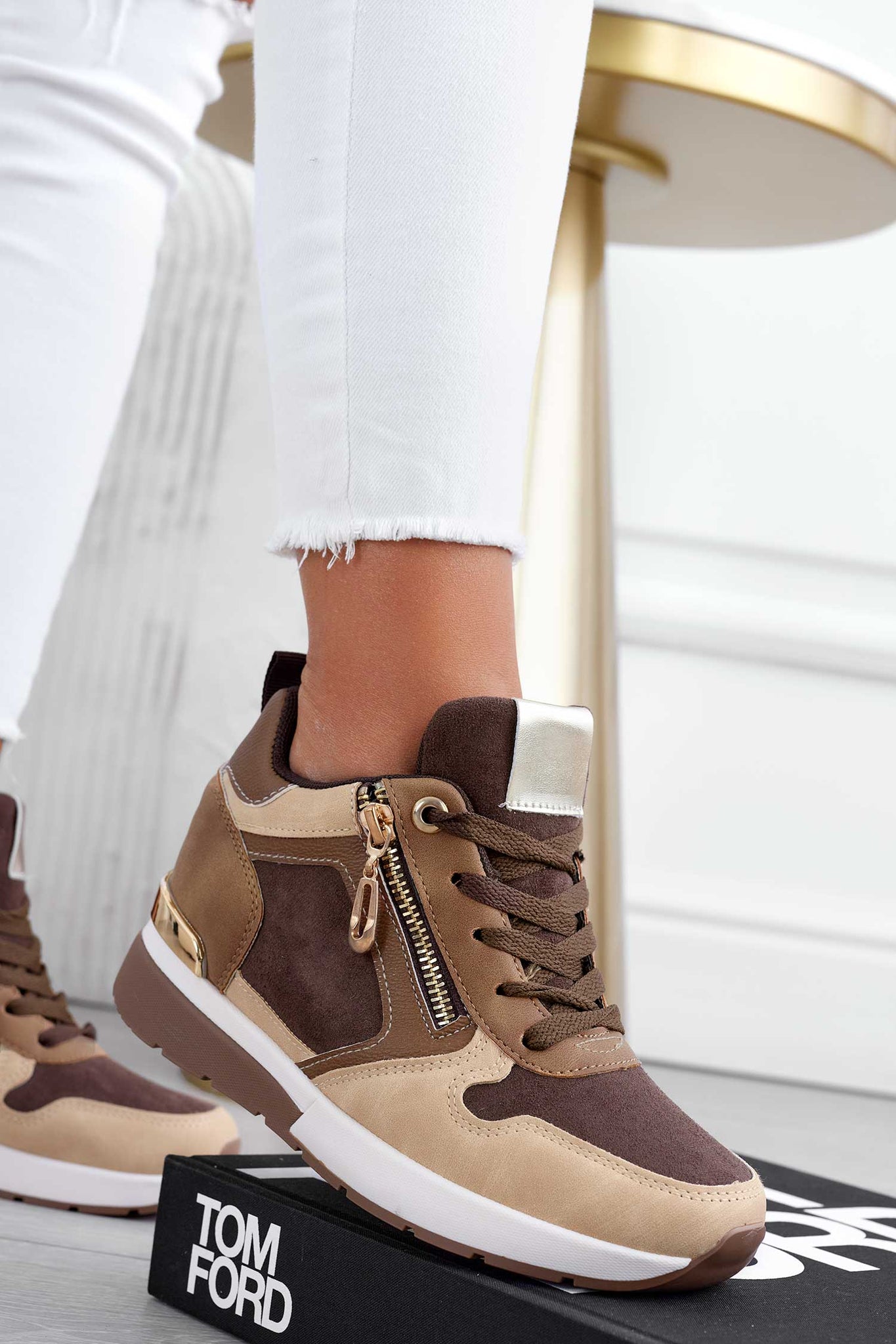 Brown sneakers with side zip