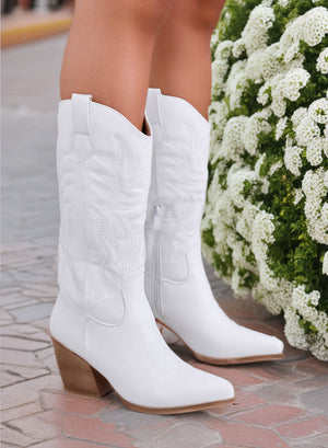 SONIA - White camper ankle boots with embossed embroidery