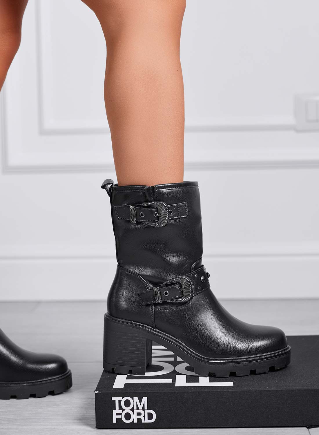 TALLINN - Black ankle boots with comfortable heel