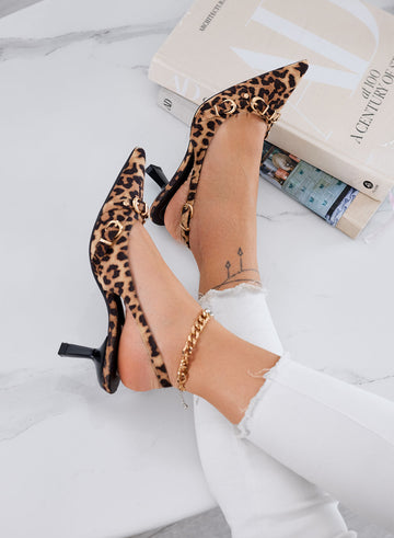 Leopard print slingback pumps with low heel and gold chain