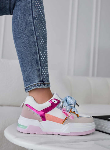 Multicolored sneakers with fabric laces