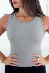 Top body grigio a costine