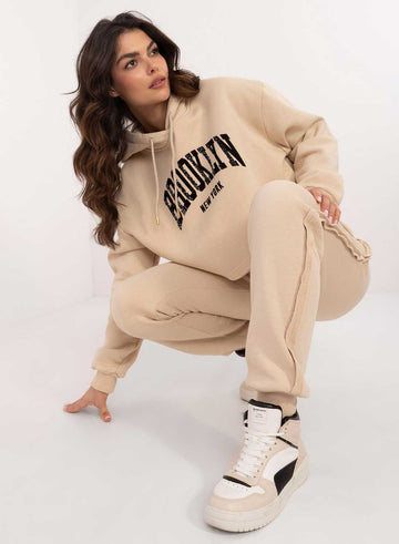 Beige two-piece fleece tracksuit with "Brooklyn" print
