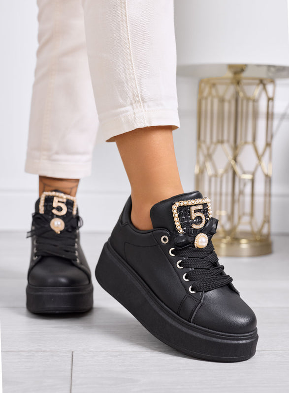 VALENTINA - Sneakers nere platform con numero 5 e dettaglio perla