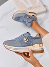 XIOMARA - Sneakers azzurre platform con inserti oro e strass