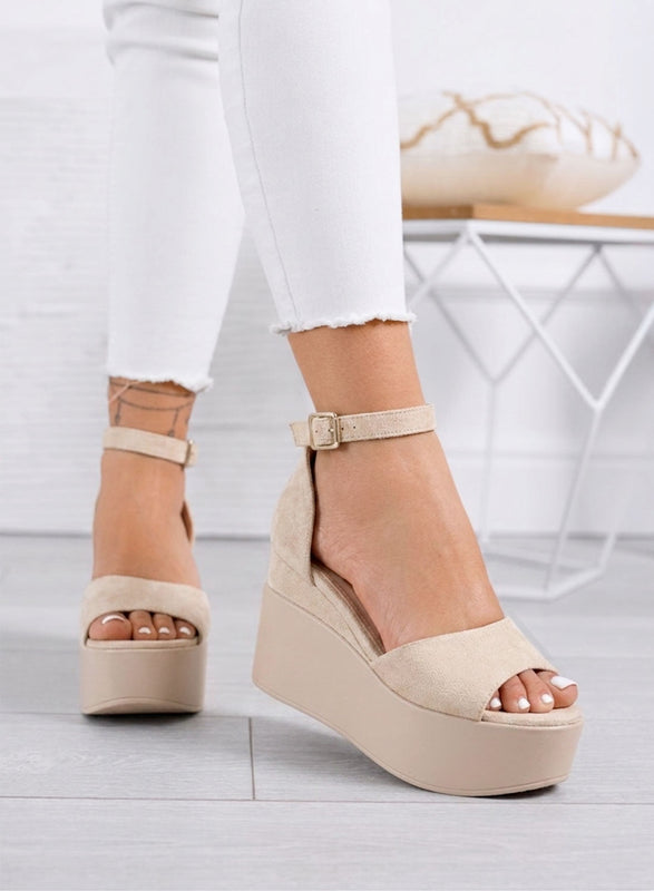 PENNY - Sandalias beige de plataforma con correa al tobillo