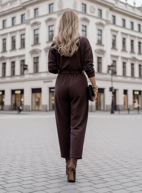 Tuta marrone a costine con cintura