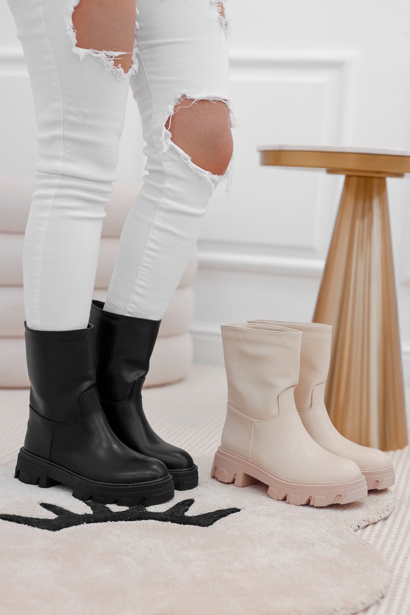 Alexoo black ankle boots in faux leather