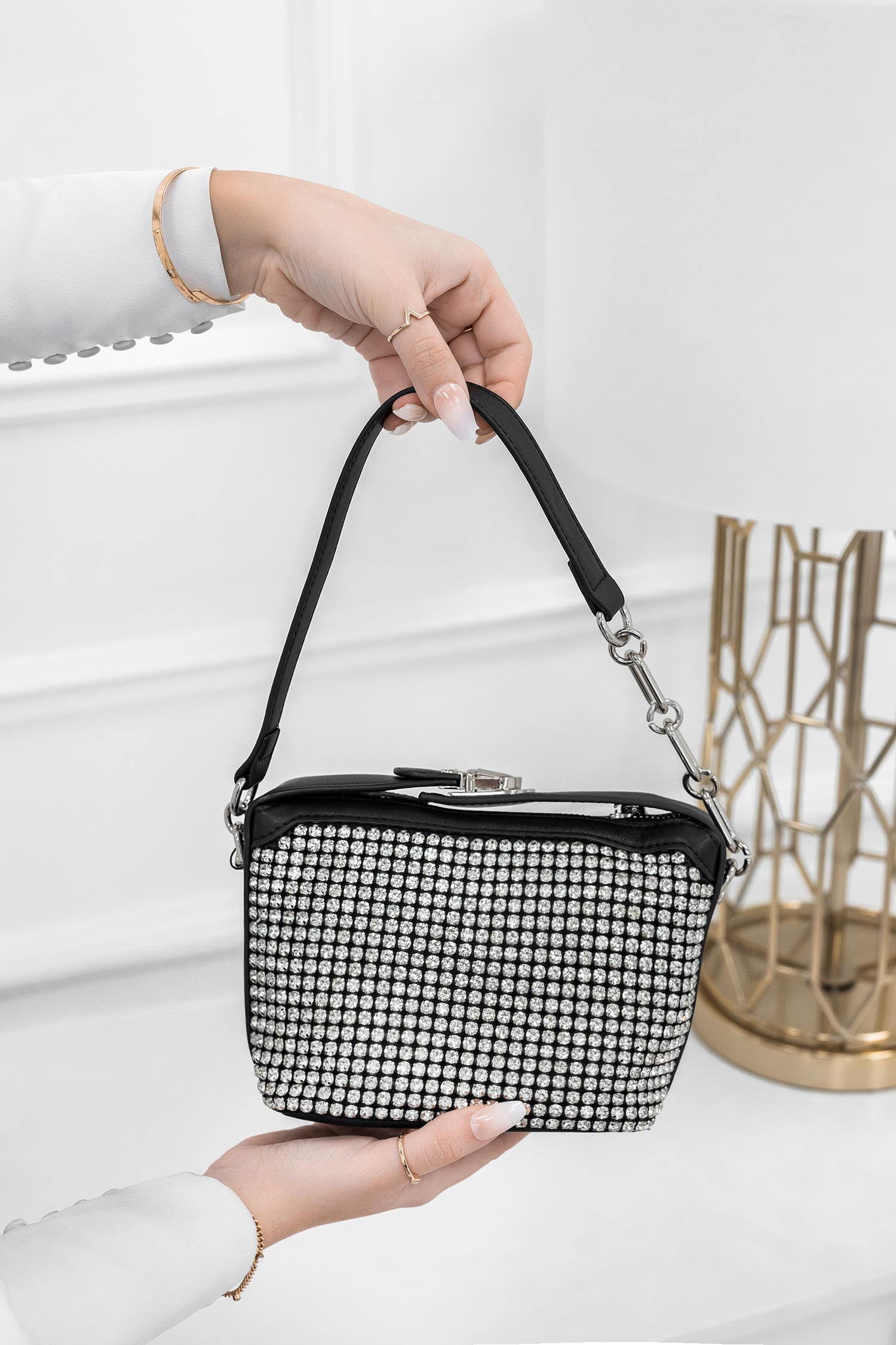 Pochette noire avec strass B209