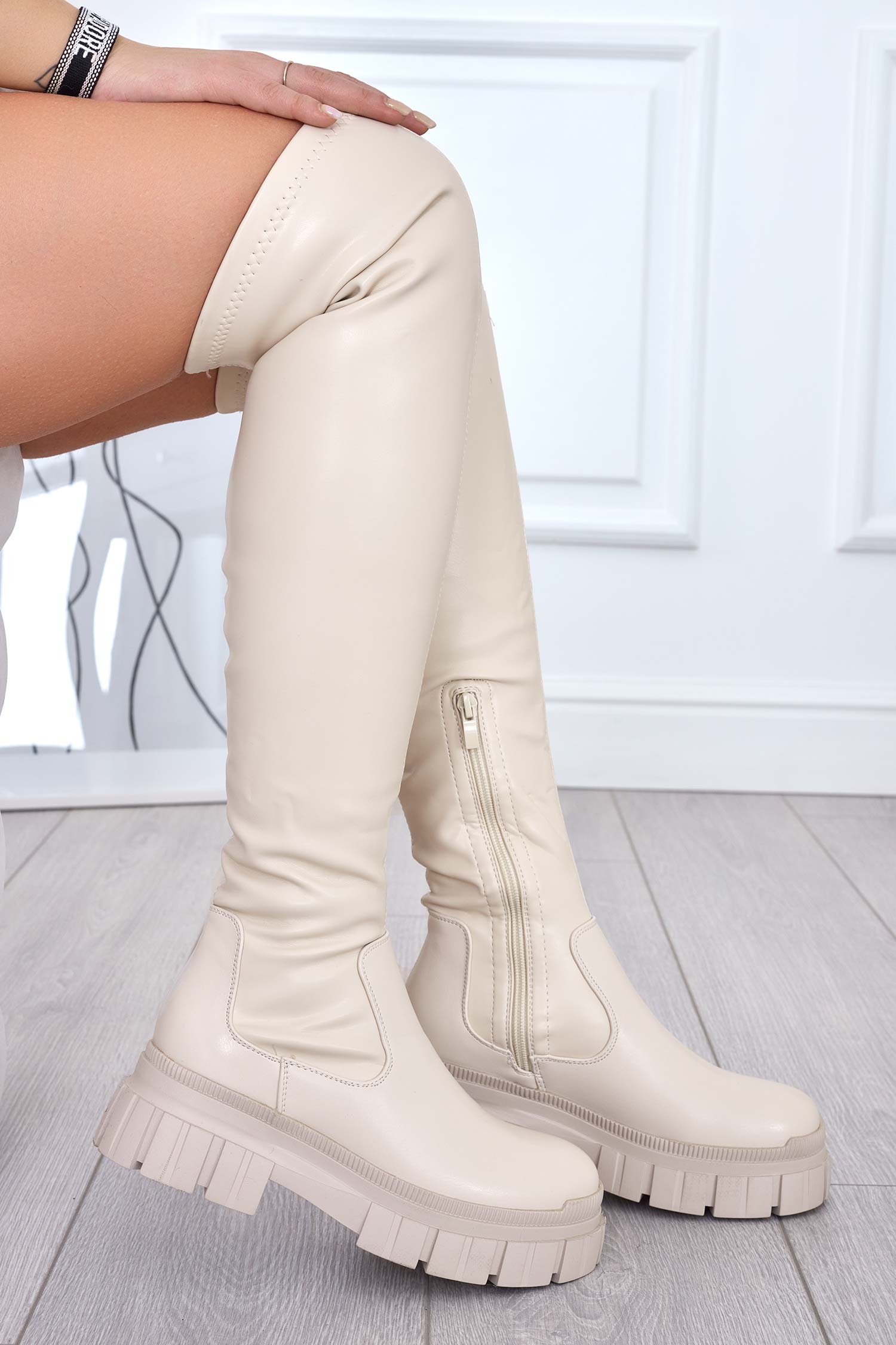 ARIANA - Stivali beige alla coscia in finta pelle