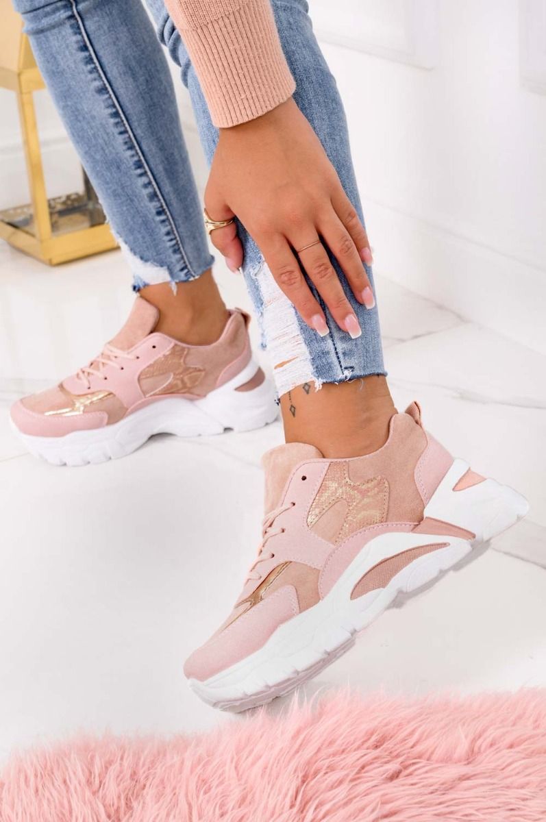 Sneakers rosa con suola spessa e inserti oro rosa