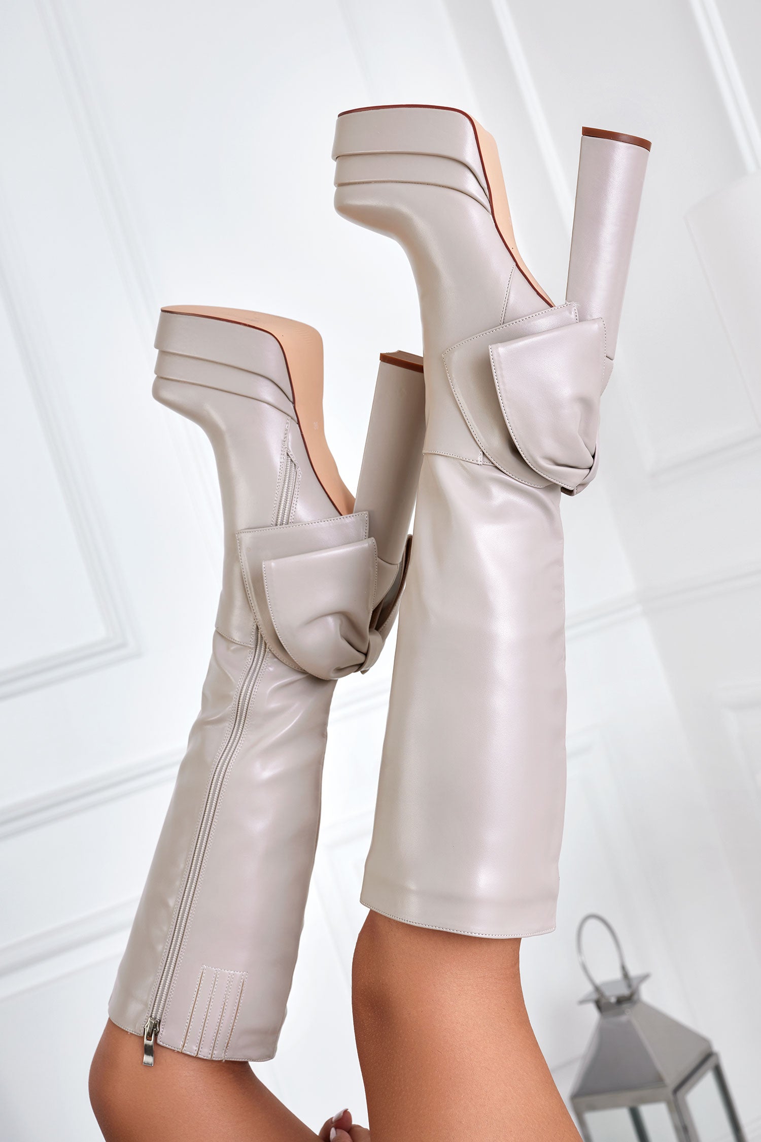 Bottes beiges à plateforme Alexoo avec nœud et talon haut