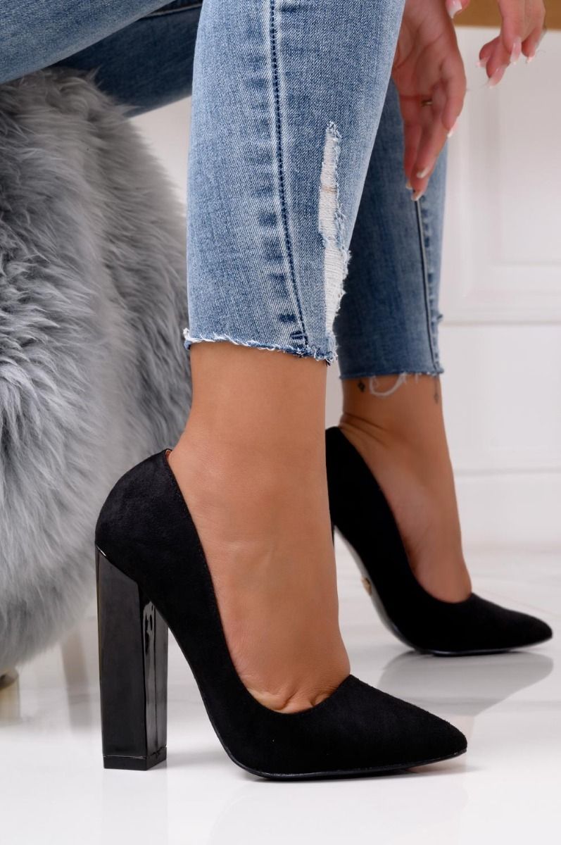 Black suede pumps with comfortable patent heel