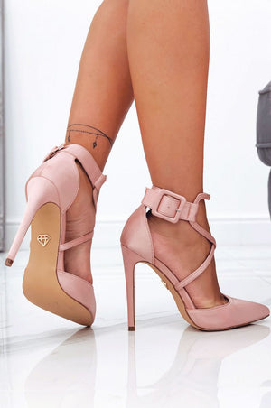 Pink satin high-heeled pumps