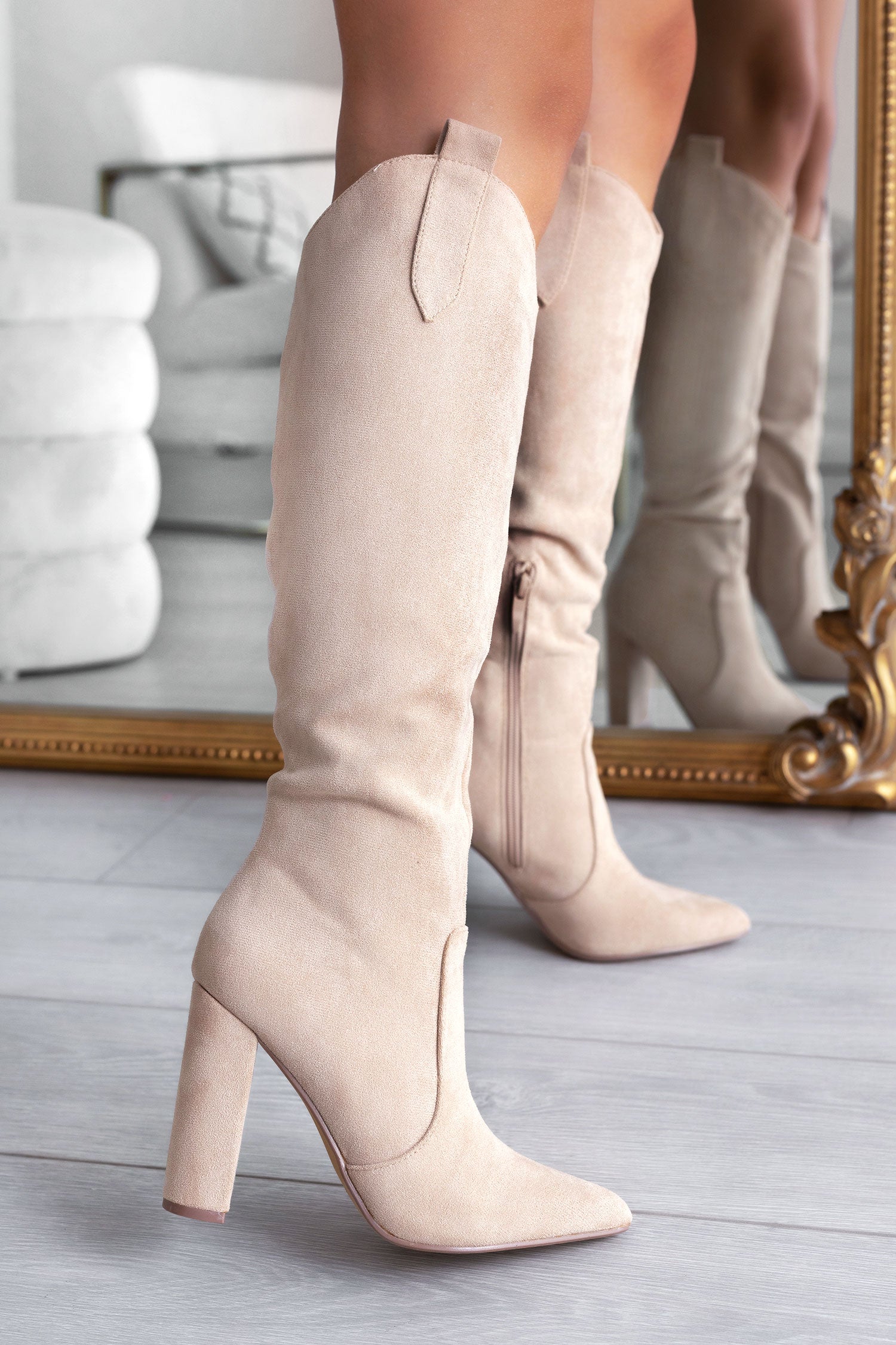 Bottes beige Alexoo en daim avec talon confortable