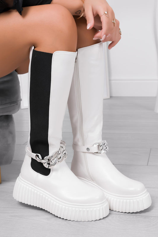 LARA - Stivali bianchi Alexoo con elastico e catena removibile