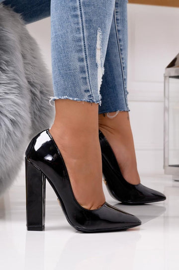 Black patent leather pumps with comfortable heel
