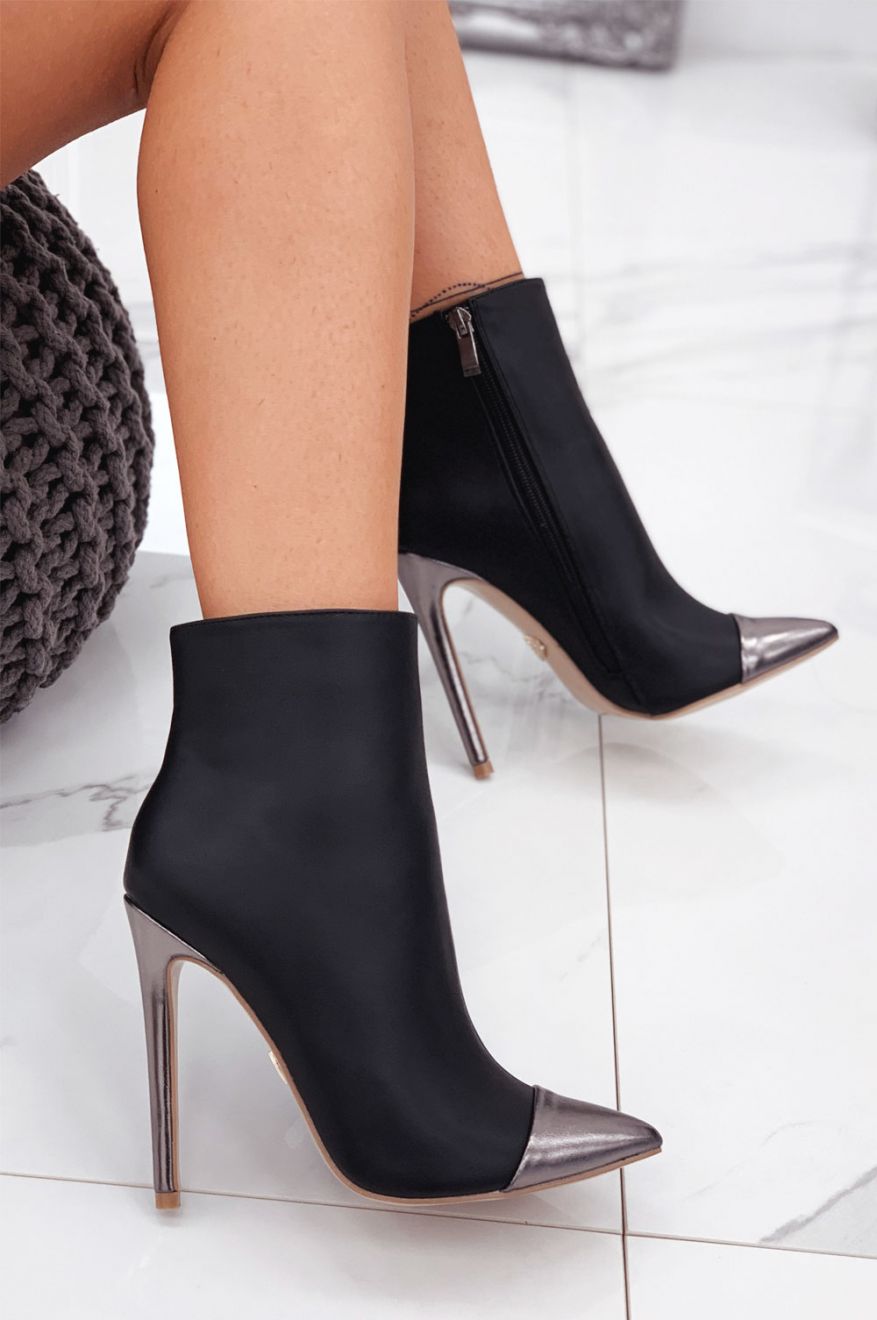 Black ankle boots with heel and grey patent leather toe