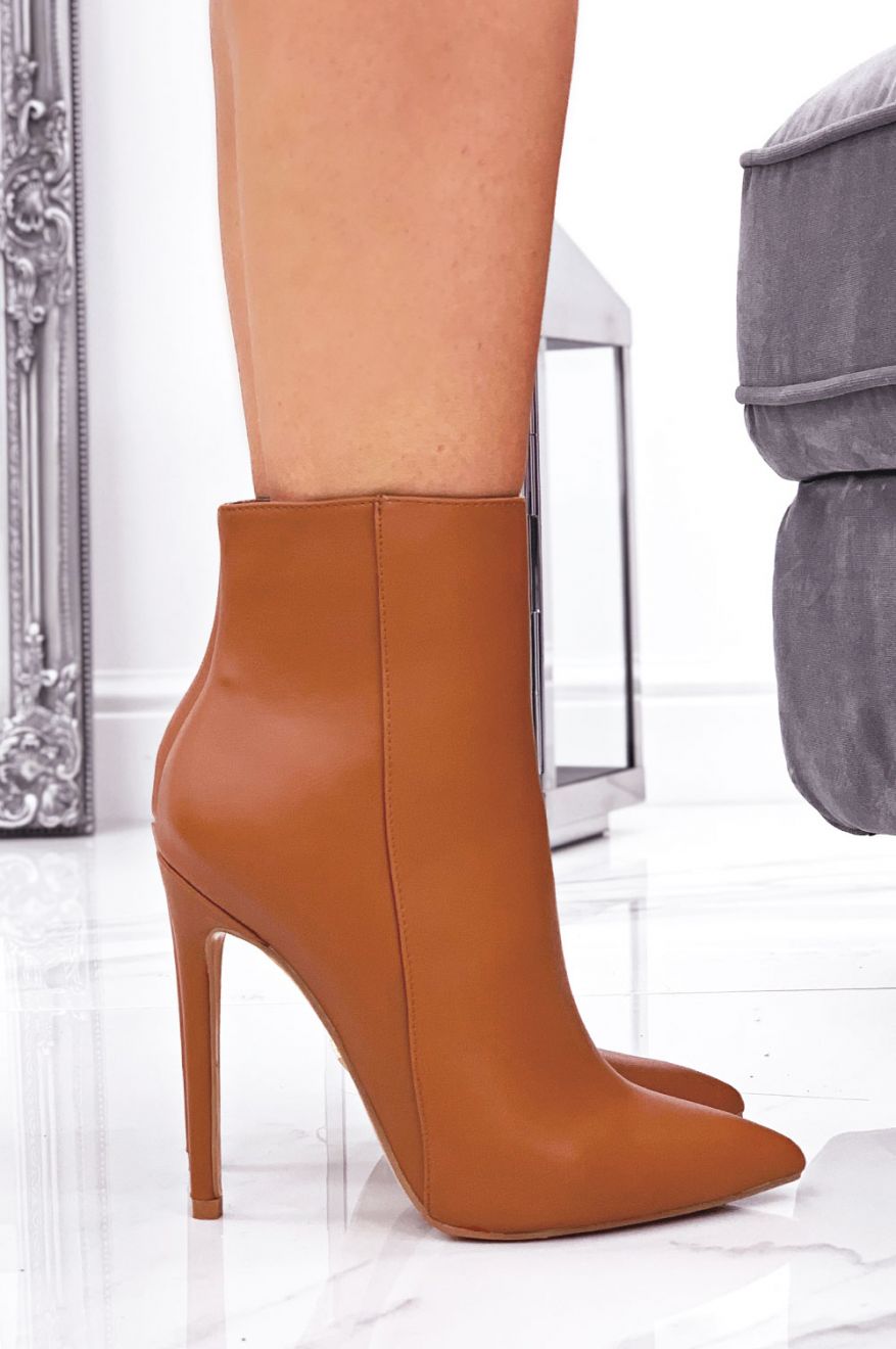Bottines camel en similicuir à talons hauts