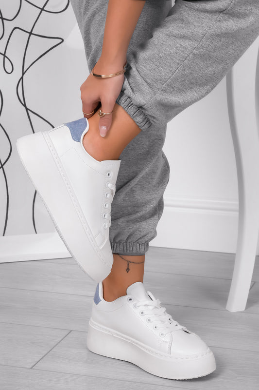 TERESANNA - Sneakers bianche con zeppa alta e retro blu