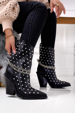 Black camperos ankle boots with studs and chain