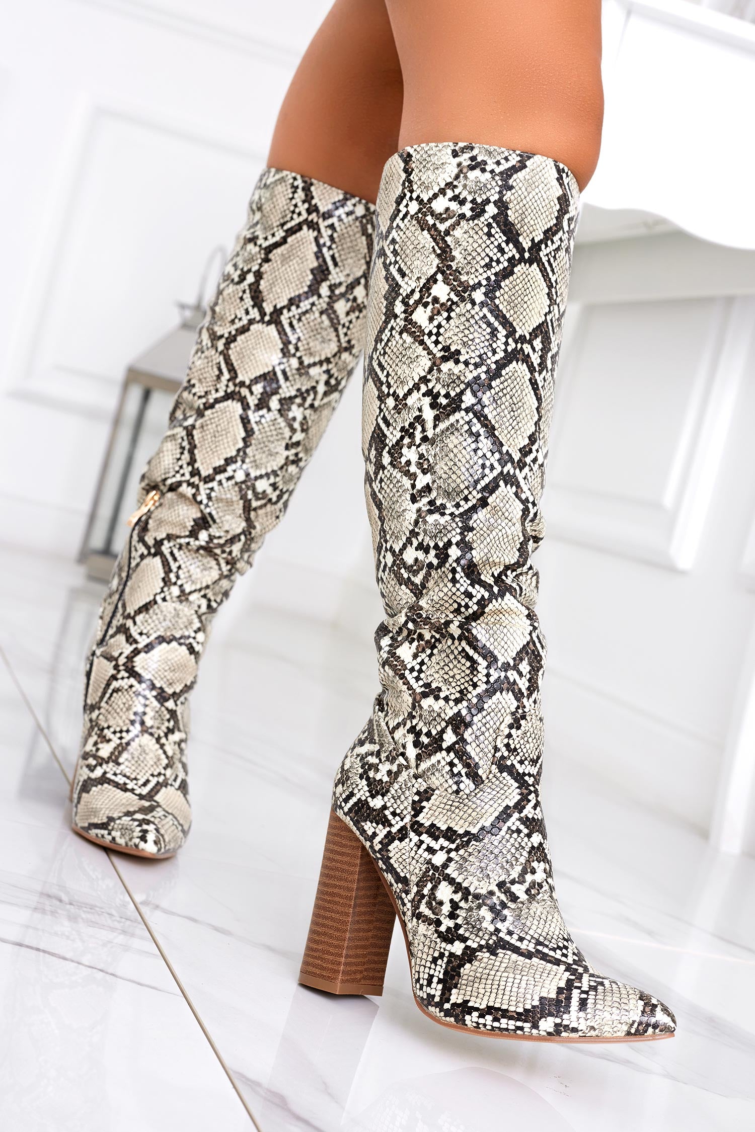 WENDY - Bottes python Alexoo à talon haut en bois