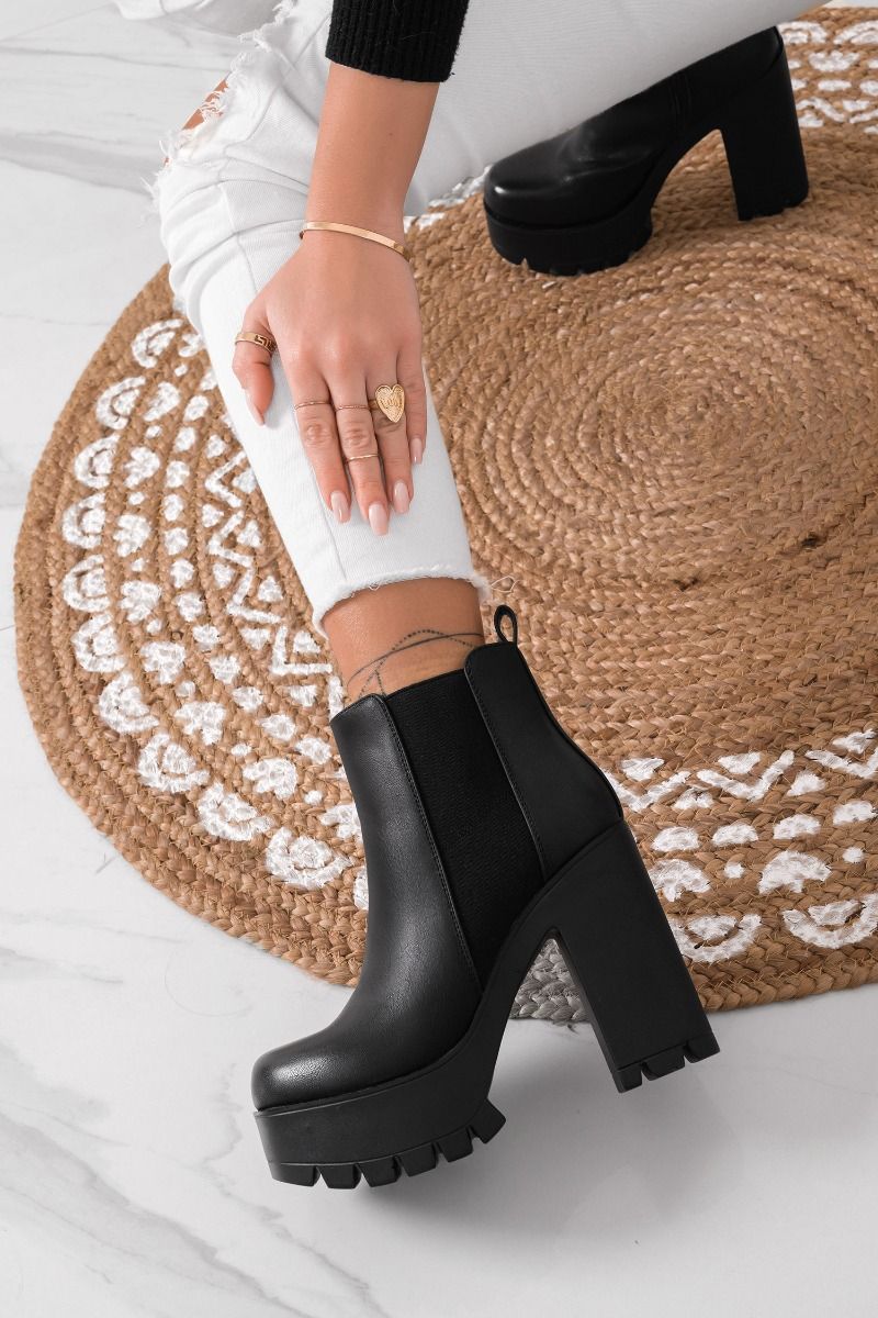 ankle boots with elastic, lug sole and black heel