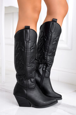 Black embroidered camperos boots