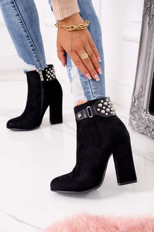 Black ankle boots with high heel and studs on the back Silvia Gala