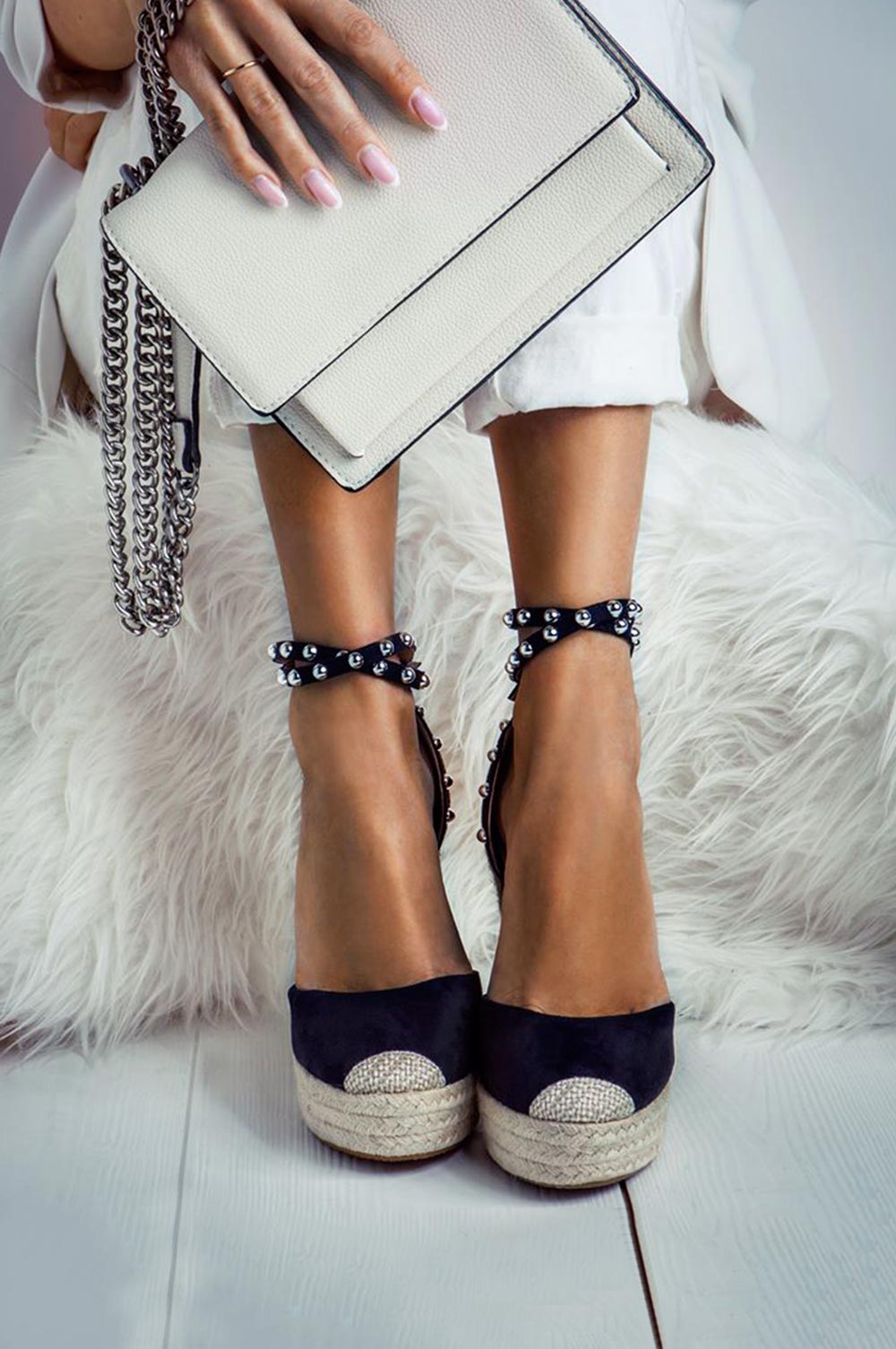 Espadrillas nere con zeppa alta e borchie Dominic